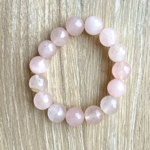 Rose quartz bead bracelet